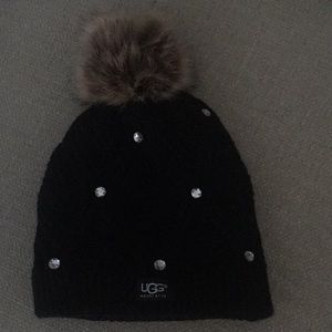 Ugg Pom Pom winter hat with plush interior
